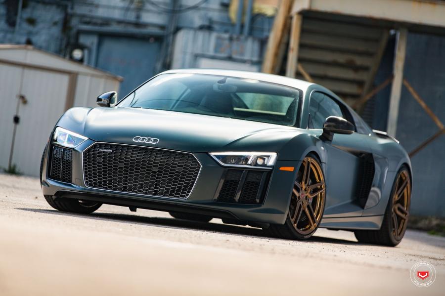  Audi R8 V10 on Vossen Wheels (HC-1) 2016 года  (фото 7 из 47)